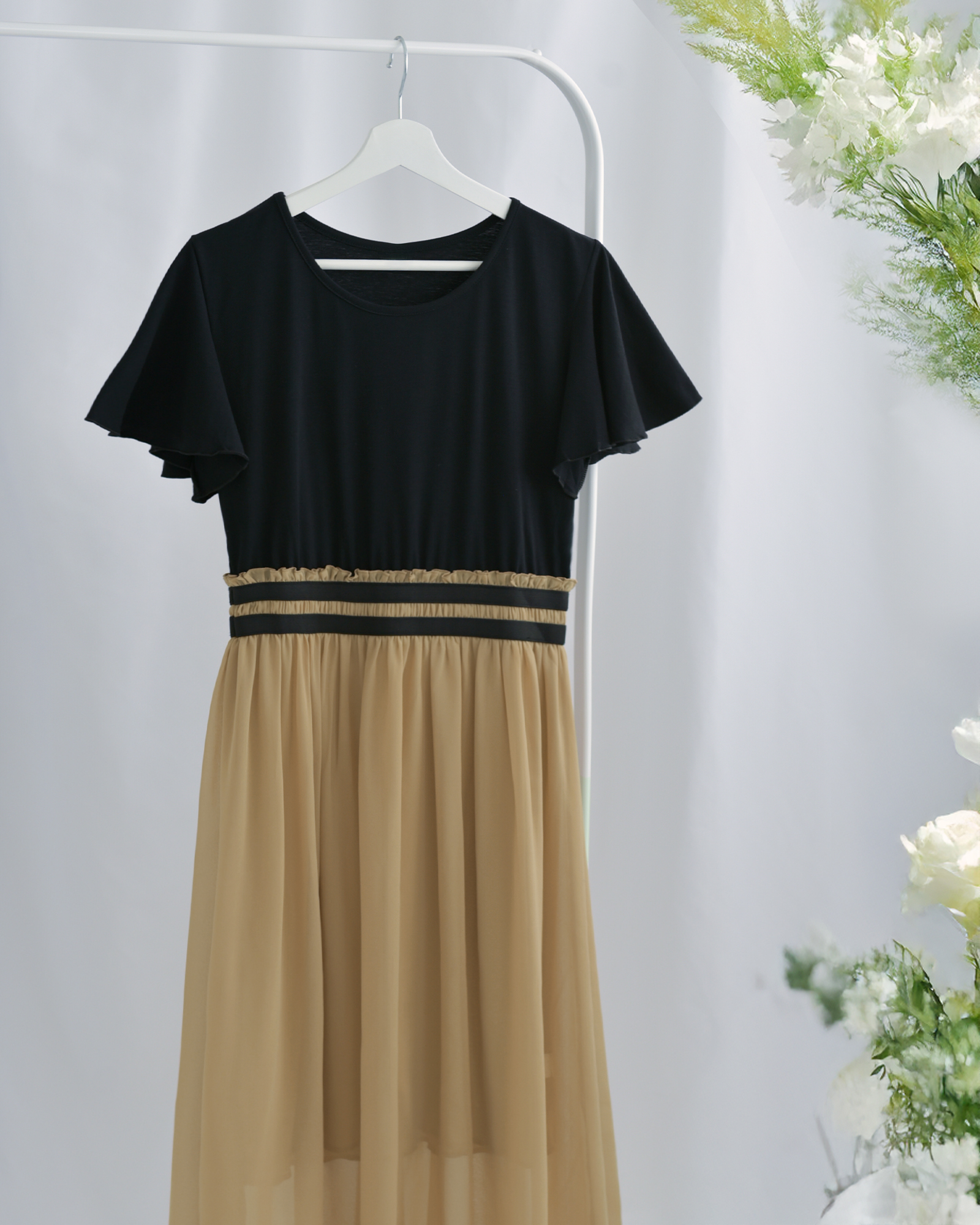 レジーナリスレワンピース ブラック　ベージュ ドッキング ギャザー ワンピース】お色展開：ブラック,ベージュ