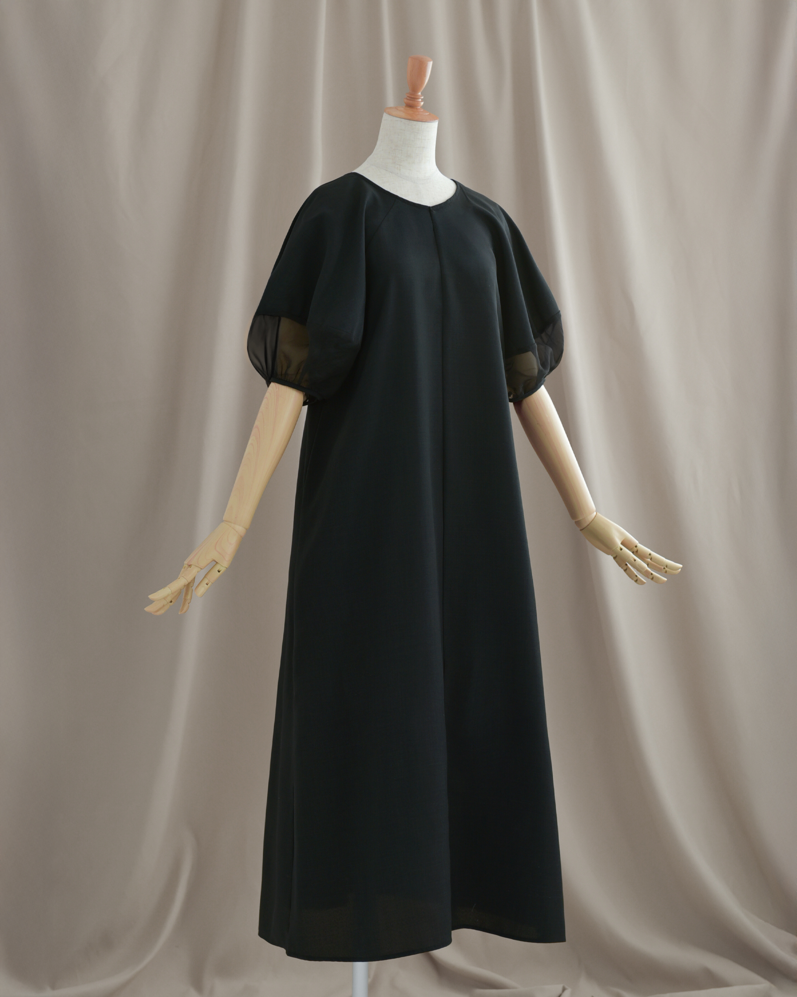 エアリー スリーブ ワンピース】お色展開：ブラック,ホワイト