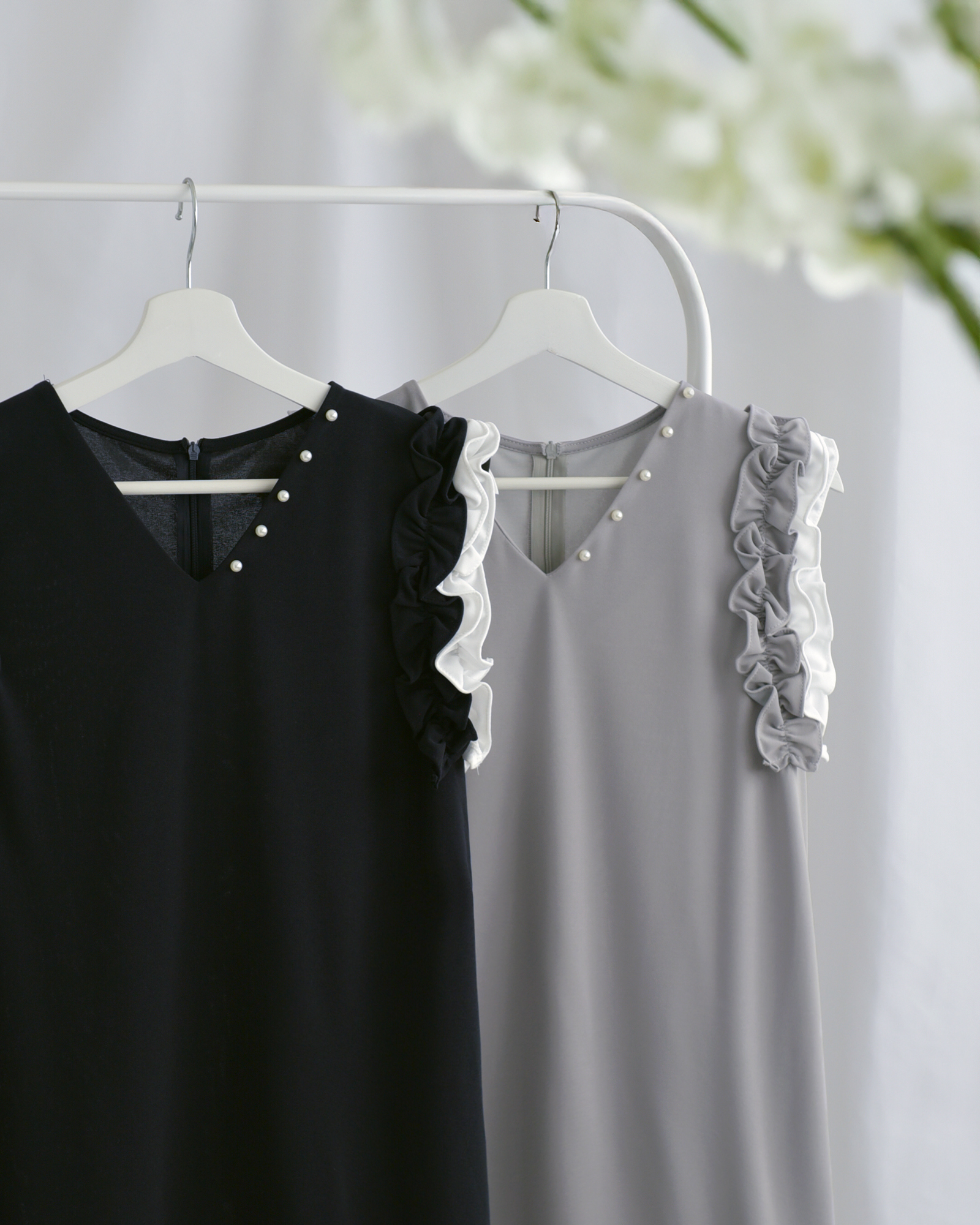 レディ フリル ワンピース】お色展開：グレー,ブラック ／ サイズ展開