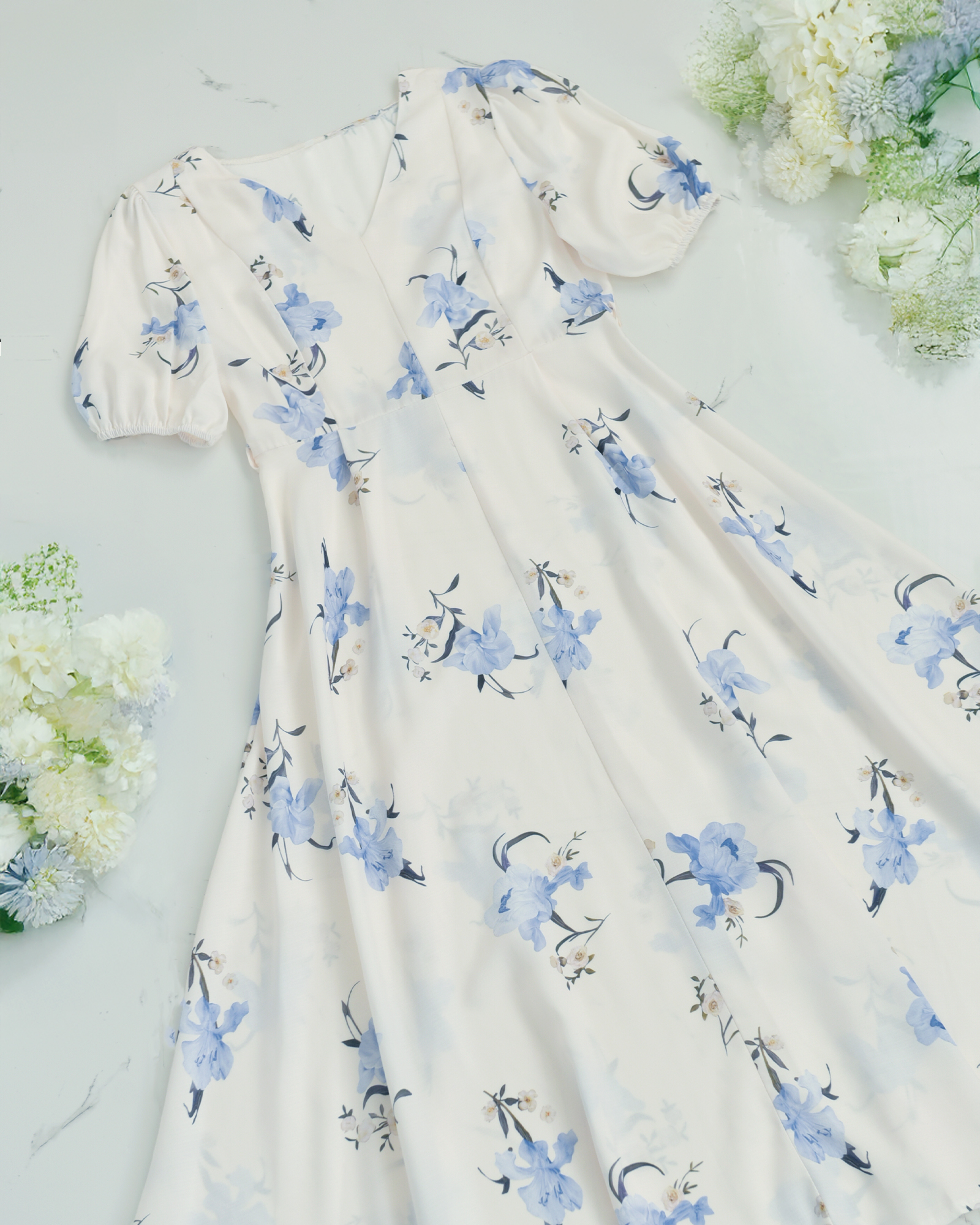 ワンピース フローラ】お色展開：ホワイト ／ サイズ展開：Free