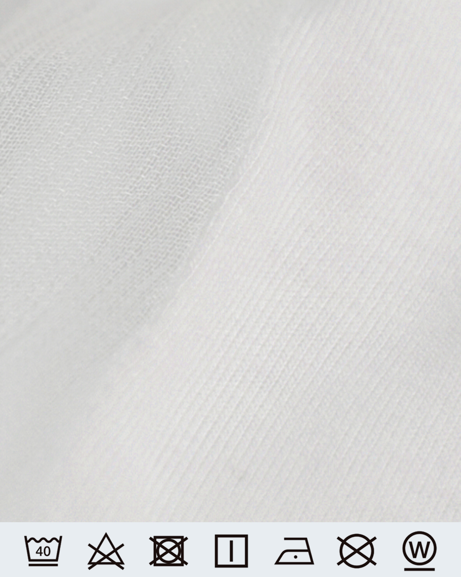 ホワイトシアーボレロの生地感アップ、柔らかで軽やかな風合いを表現