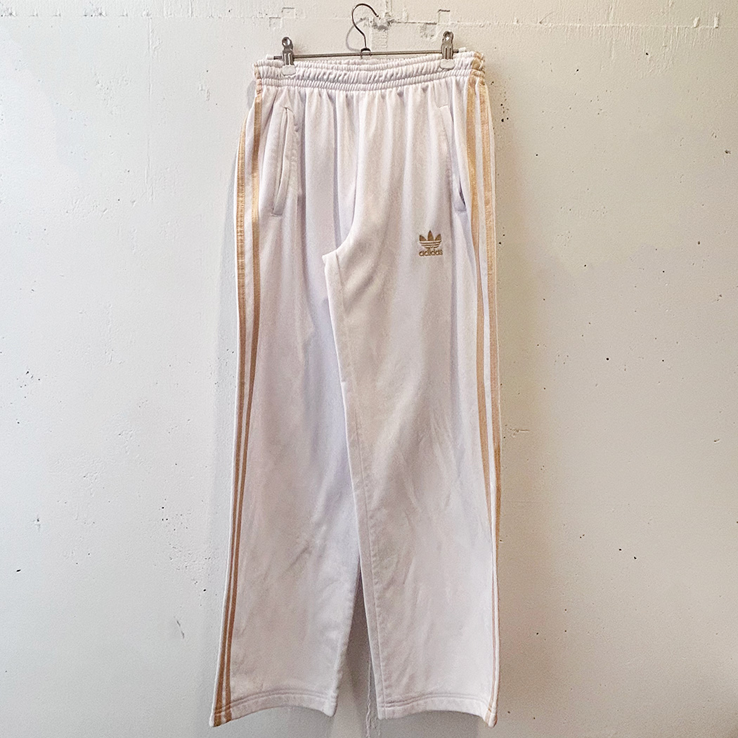 adidasラインジャージ