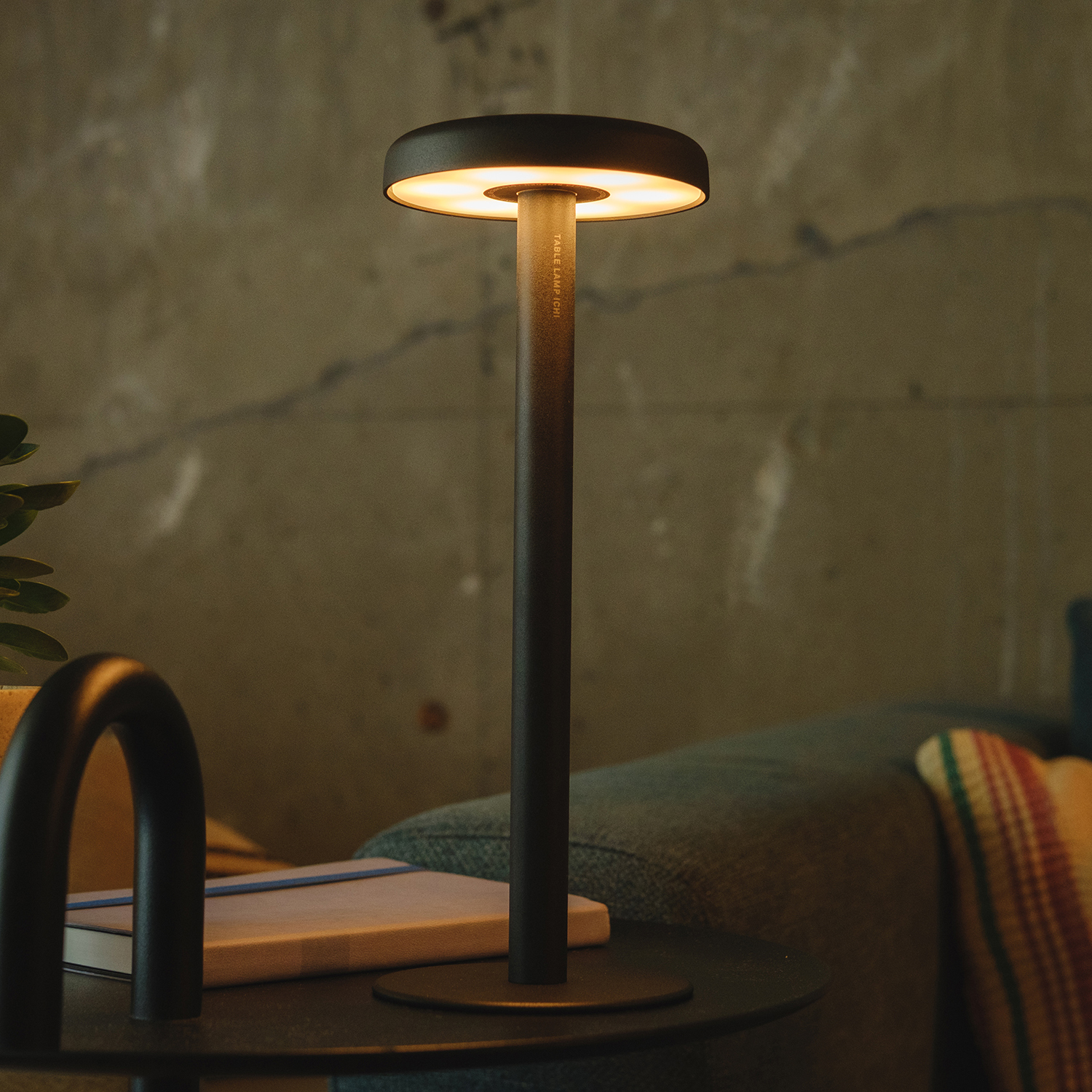 TABLE LAMP ICHI / BLACK
