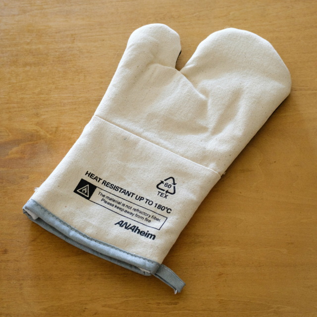 ANAheim OVEN GLOVE