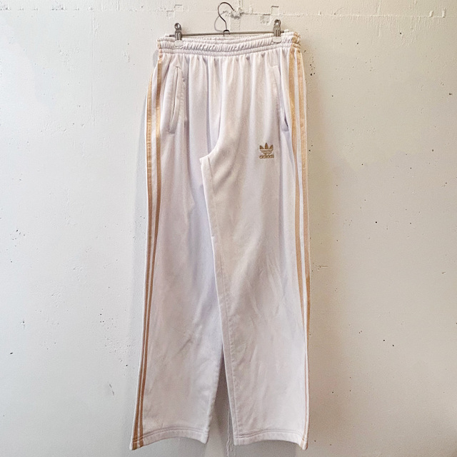 adidasラインジャージ
