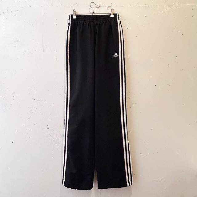 adidasラインジャージ