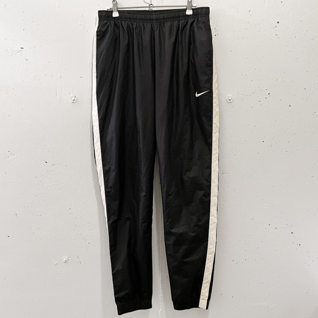 Nike サイドライン ナイロンパンツ
