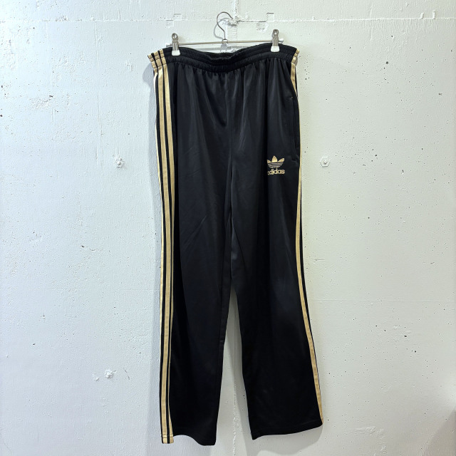 adidasラインジャージ ブラック×ゴールド