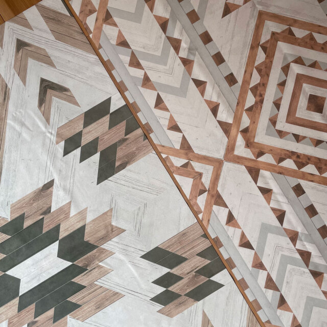 ジオメトリックウッドパネル柄ラグ/マット