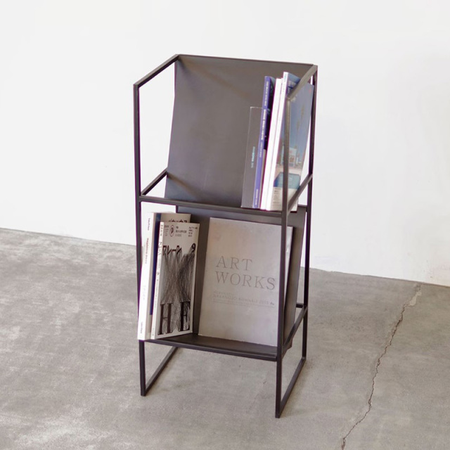 ST IRON MAGAZINE RACK