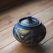 【一点モノ】蓋付き 陶器製の壺