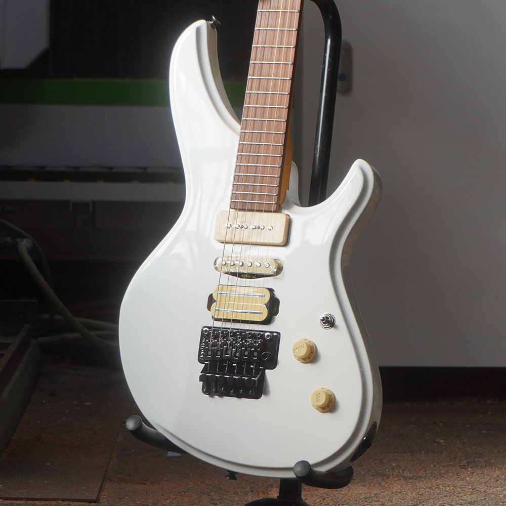 村上蔵馬 くぅ本人使用済み 強し NEE ギターピック 