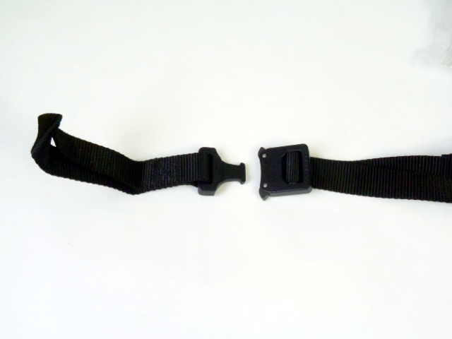 ワンタッチ式　コブラバックル