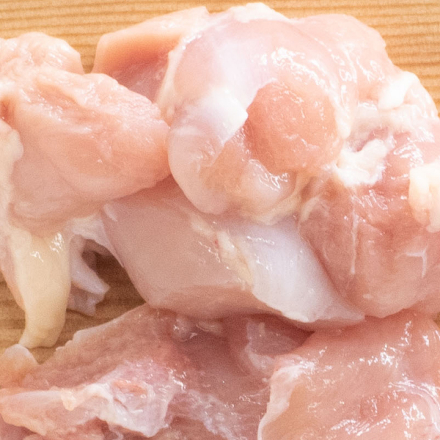 国産鶏もも肉100g - 黒毛和牛種オリーブ牛通販お取り寄せ