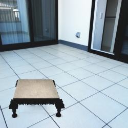 フラット（床上げ式）タイルデッキAQUGA（アクーガ）