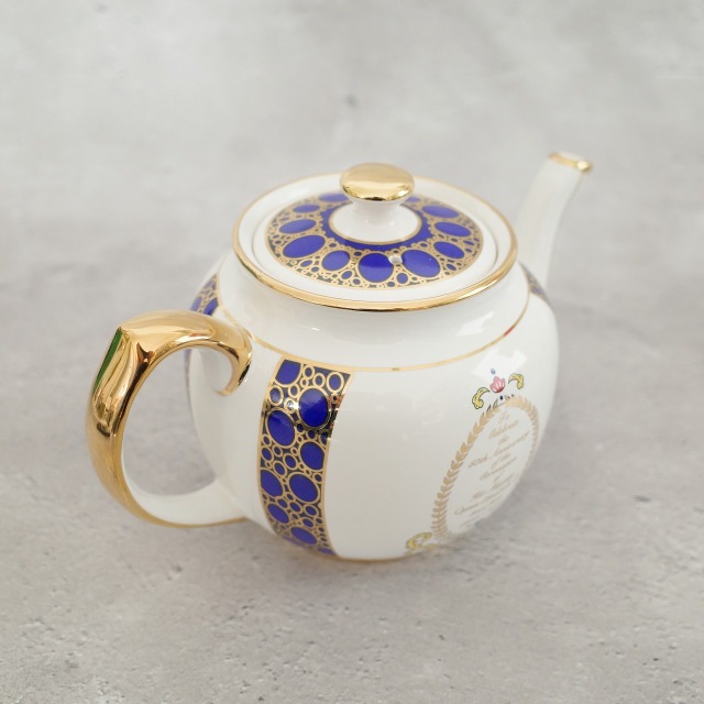 ティーポットカバー エリザベス女王 リントンズ】×【Wade社】 エリザベス女王即位50周年記念限定