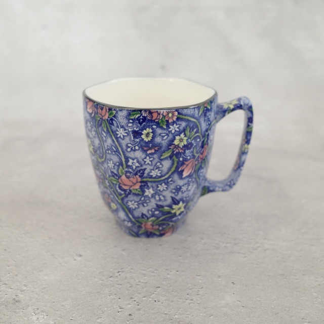 リントンズ】チンツ柄デザインのマグカップ 1 Ringtons Japan リントン