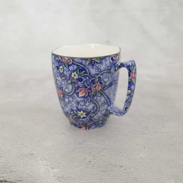 リントンズ】チンツ柄デザインのマグカップ 2 Ringtons Japan リントン