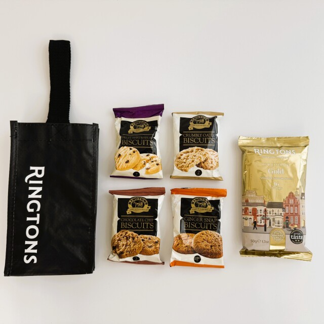 リニューアル記念特別価格 1,000円【リントンズ】My First Ringtons (ゴールド16包32杯分・ビスケット2枚×4種・ドリンクバッグ付き)セット