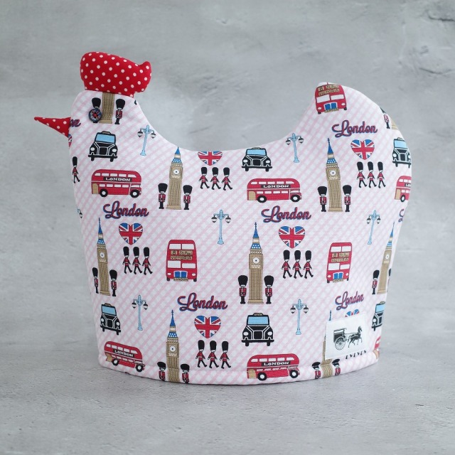 リントンズ にわとり型ティーコジー(Tea cosy) NO,1