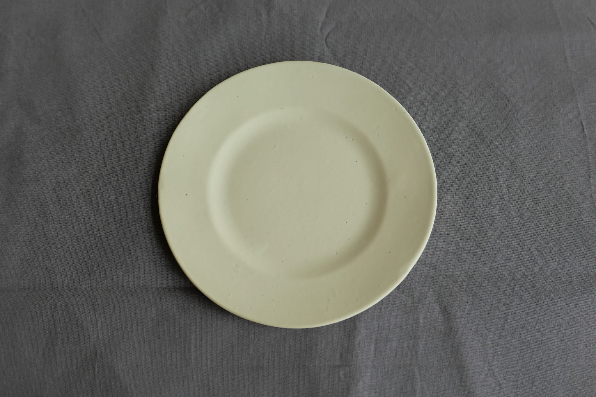 TOKONAMESTORE  ROUND PLATE・S　MATTE WHITE