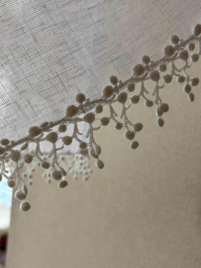 カフェカーテン　リノパリジェンヌ　飾りレース付き【ソワ】