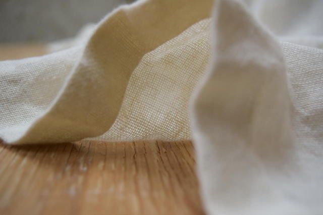 リノフレンチ 生成り 裾2