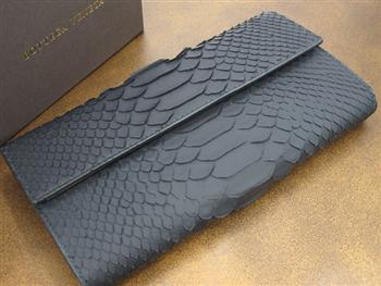 ボッテガ ヴェネタ BOTTEGA パイソン 長財布 134075-VP961-1000