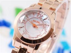 Folli Follieフォリフォリ 腕時計 WF0R025BPW