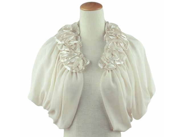 ボレロ　結婚式　華やかな襟元フリルが素敵なボレロ　ベージュ