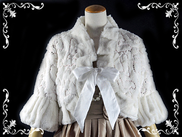 ボレロ　ふわふわ手触り良い可愛いボレロ　　白