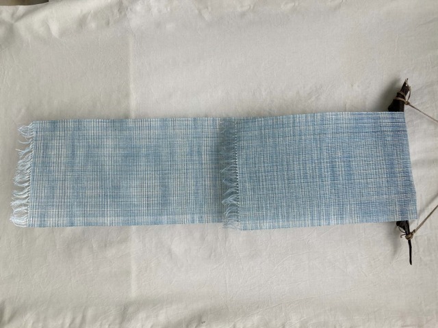 タペストリー・テーブルセンター（幅２６×１３５cm）