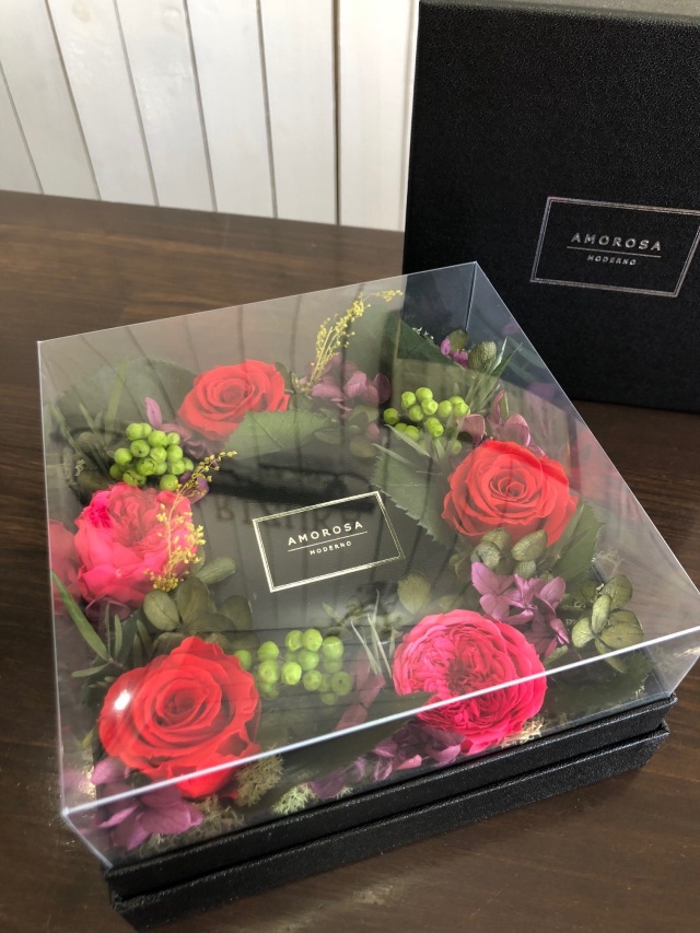 池袋　プリザーブドフラワー専門店　フラワーショップリズカグロリアスボックスフラワー Mプリザーブドフラワーレッド赤バラ
