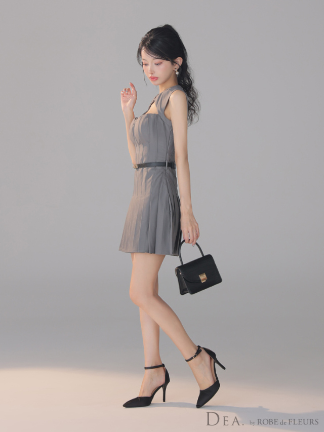 XSサイズあり】バストカットベルトフィンプリーツセミフレアミニ