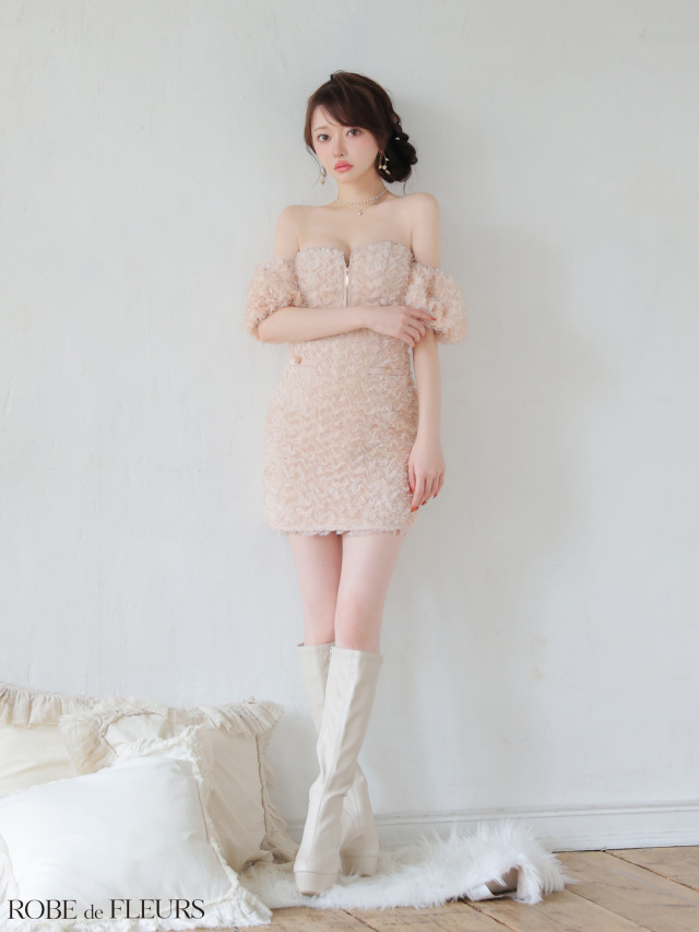 キャバ　ドレス　オフショル　ROBE de FLEURS アイボリードレス S XSサイズあり】立体フリンジレースパフスリーブオフショルミニキャバ