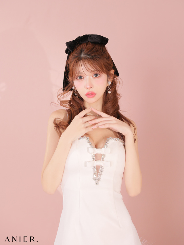 XSサイズあり】Satin Bijou back open halter mini dress (anier4051)