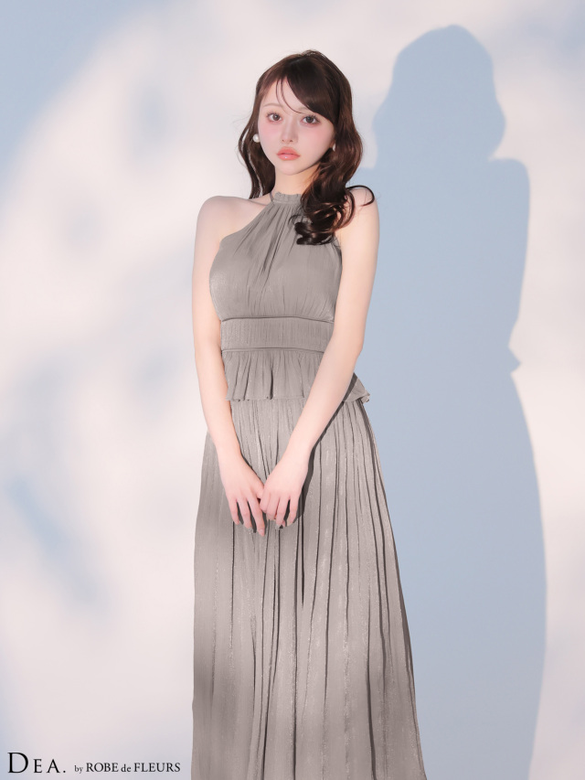 XS～Lサイズあり】ラメシフォンプリーツホルターネックツーピース