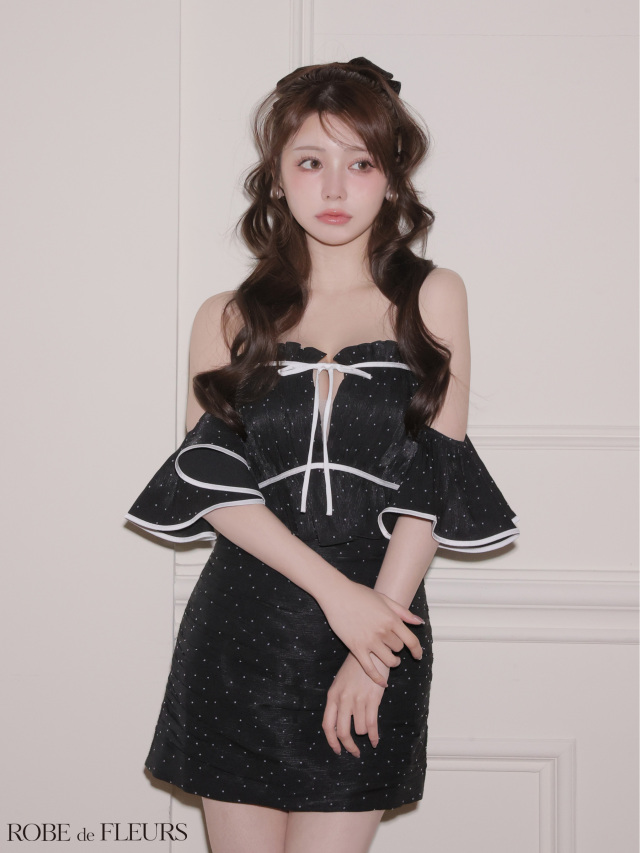 ローブドフルール ドットラメシフォンオフショルセットアップ 【即完】 XSサイズあり】ドットラメシフォンオフショルセットアップミニキャバ