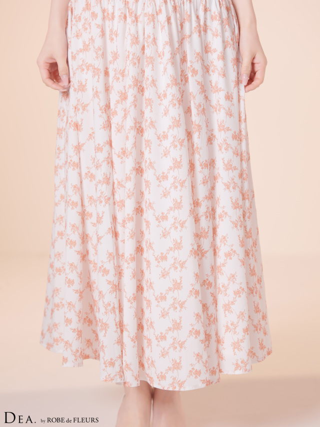 XS～Lサイズあり】フラワーマットサテンギャザーフレアロングキャバ