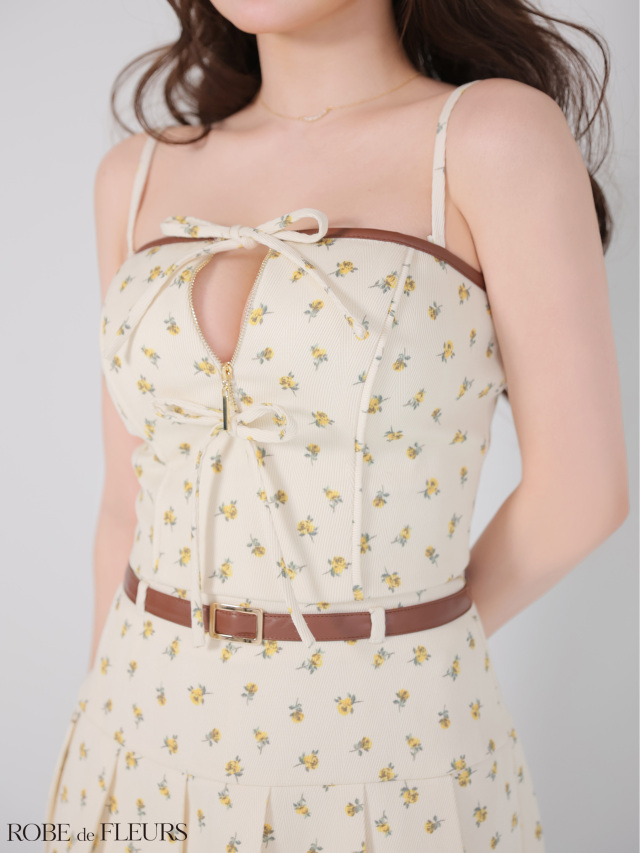 XSサイズあり】小花柄レザーパイピングプリーツセットアップミニキャバ XSサイズあり】小花柄レザーパイピングプリーツセットアップミニキャバ
