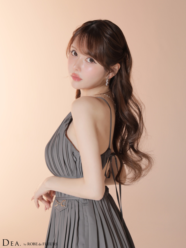 XSサイズあり】プリーツホルターネックティアードフレアミニキャバ