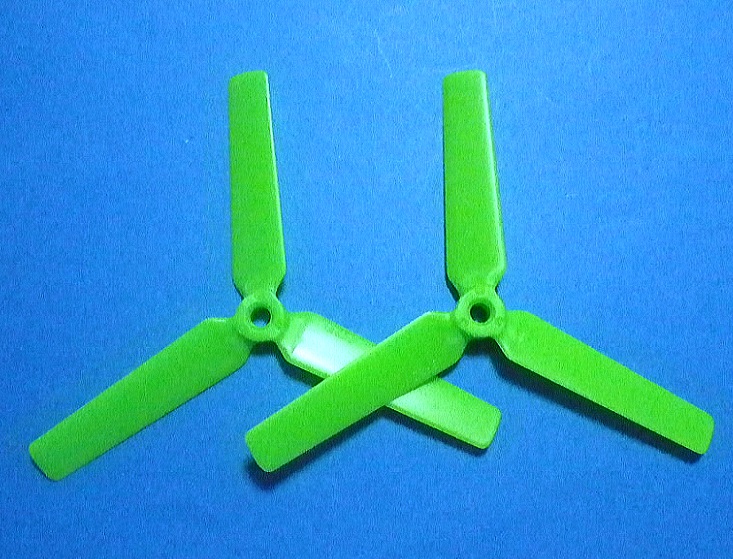 FC ５インチ３葉 緑色 ３Dプロペラ (反転) ２本入り