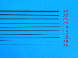 カーボンロッド ３．０mm×６００mm