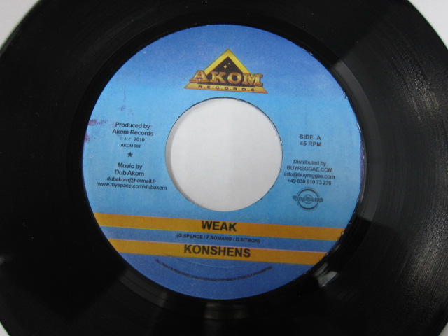 Aside KONSHENS / WEAK / AKOM