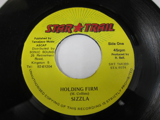 SIZZLA / HOLDING FIRM / HOLDING FIRM RIDDIM / STAR TRAIL