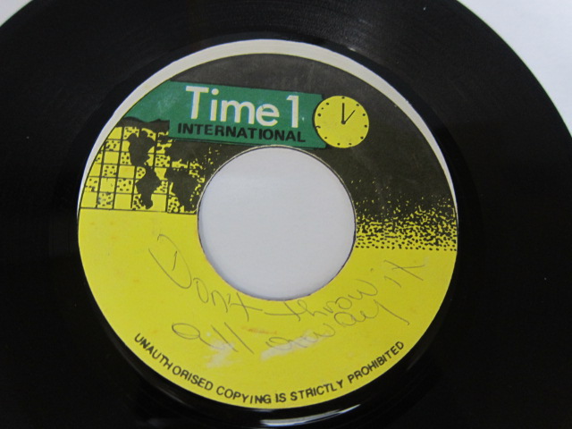 BARRINGTON LEVY / DON'T THROW IT ALL AWAY / TIME ONE