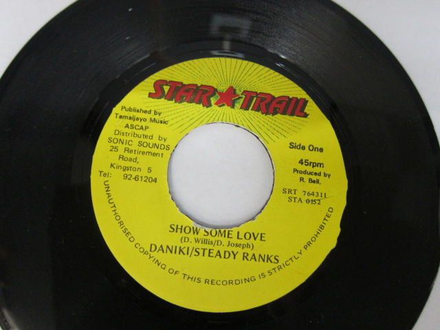 DANIKI & STEADY RANKS / SHOW SOME LOVE / HOLDING FARM RIDDIM / STAR TRAIL