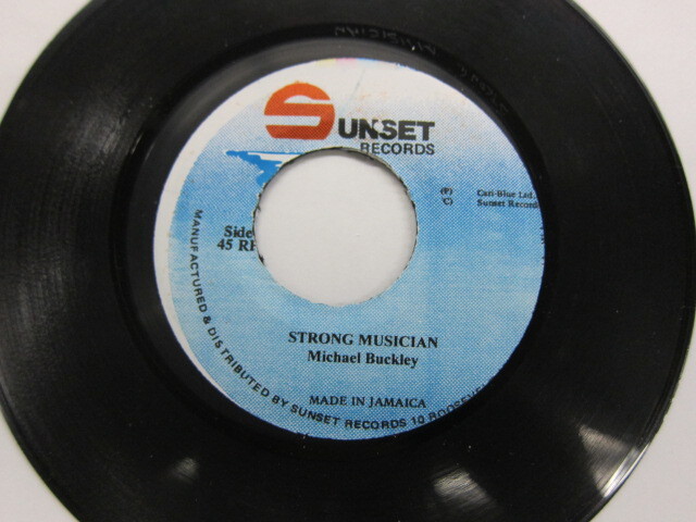 MICHAEL BUCKLEY / STRONG MUSICIAN / REVOLUTION/HERE I COME1986 RIDDIM / SUN SET