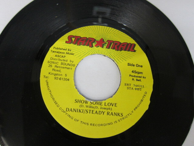 DANIKI & STEADY RANKS / SHOW SOME LOVE / HOLDING FARM RIDDIM / STAR TRAIL