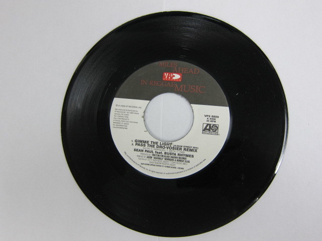 SEAN PAUL feat BUSTA RHYMES / 1.GIMME THE LIGHT 2.PASS THE DRO-VOSIER REMIX / V.P.RECORD
